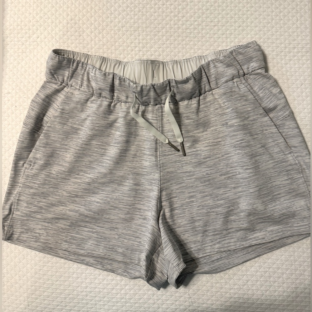 EUC Lululemon shorts